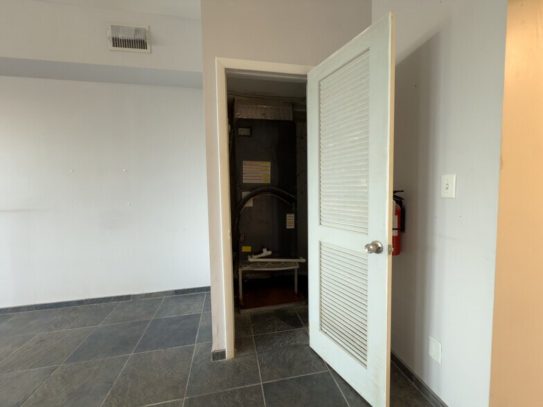 More Photos Of 805 N Federal Hwy, Boynton Beach Freestanding For Sale