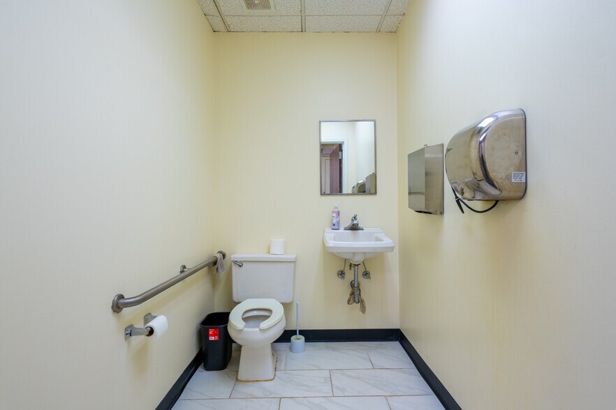 More Photos Of 2500 Gateway Centre Blvd, Morrisville Office For Lease