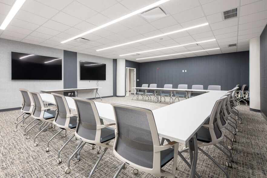 More Photos Of 1020 Bolivar Rd, Cleveland Office For Sale