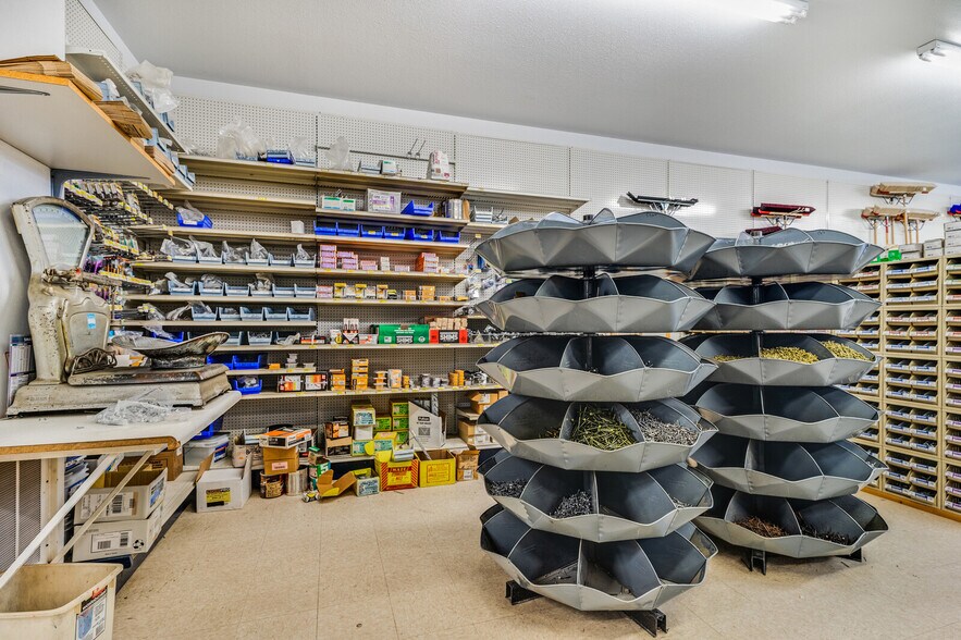 More Photos Of 101 Tanner St, Melrose Freestanding For Sale