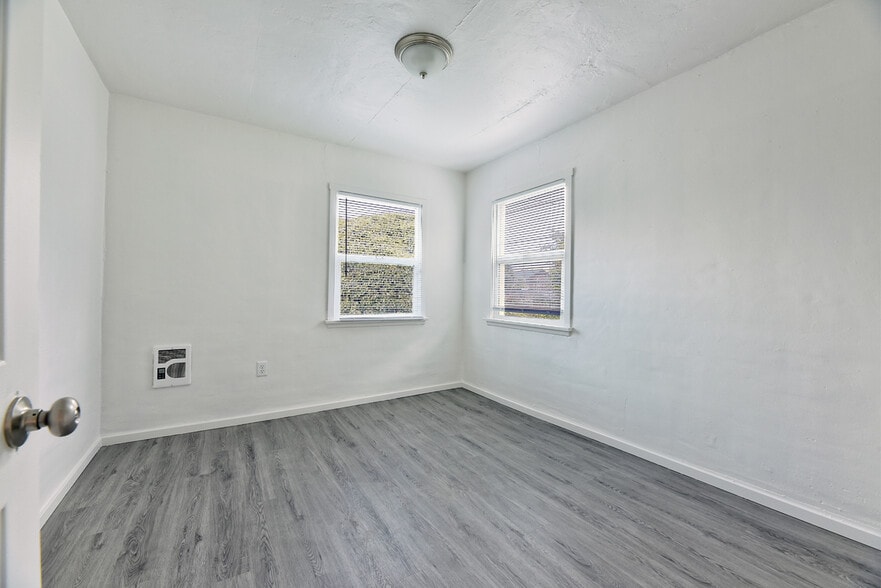 More Photos Of 1808 Spring St, Medford Apartments For Sale