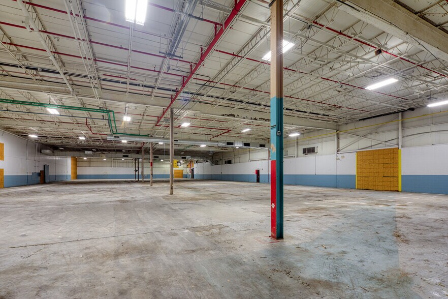 More Photos Of 400 Industrial Park Rd, Farmville Manufacturing For Lease