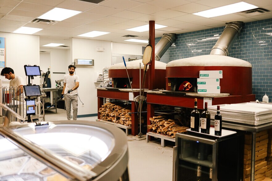 More Photos Of 1020 Princess St, Wilmington Restaurant For Lease