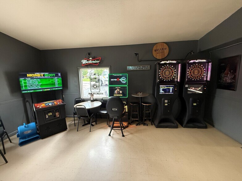 More Photos Of 1917 Old Main St, Maysville Specialty For Sale