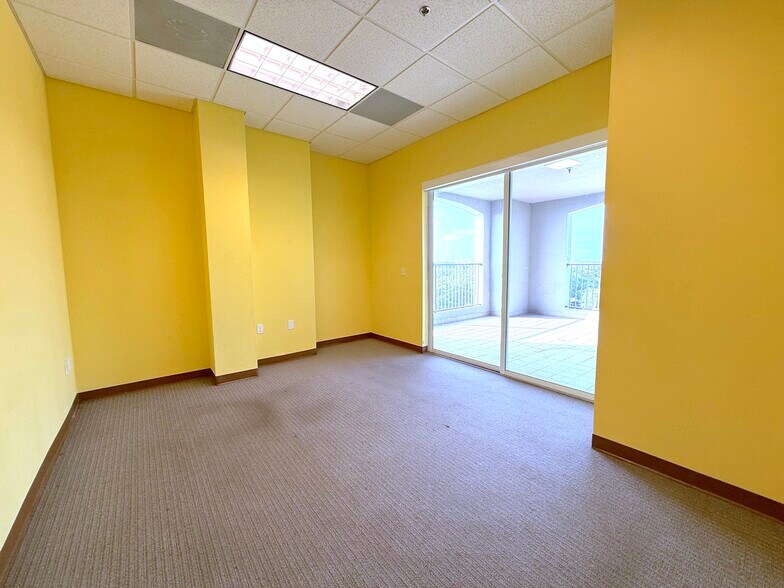 More Photos Of 1743 Park Center Dr, Orlando Medical For Lease