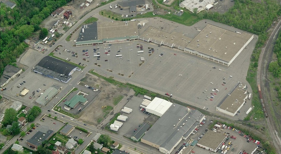 More Photos Of 1600-1636 Green Ridge St, Scranton Unknown For Lease