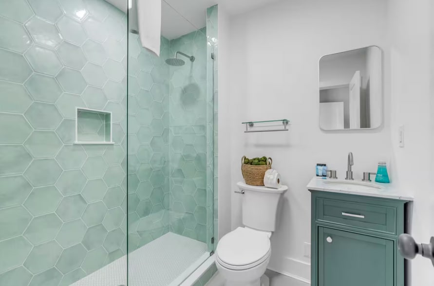 More Photos Of 140 Spring St, Charleston Hospitality For Sale