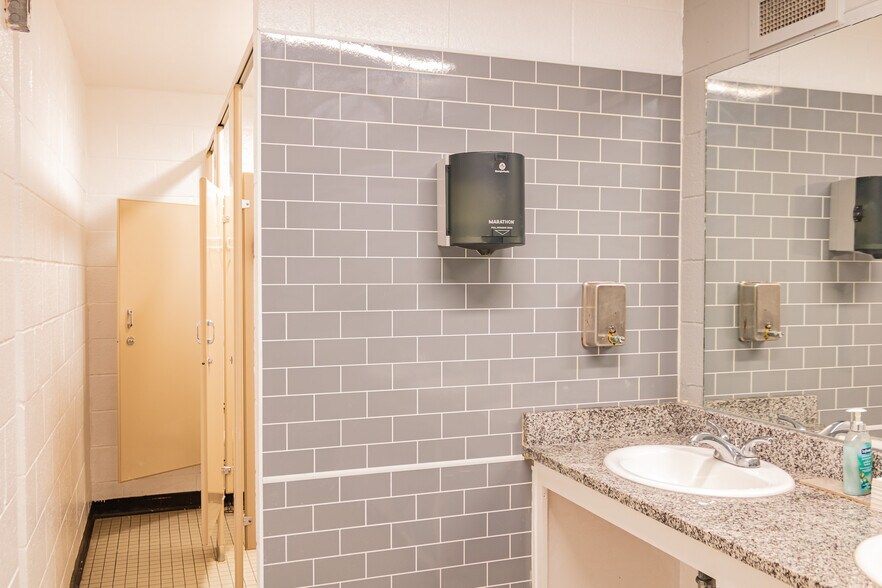 More Photos Of 900 W WM J Bryan Pky, Bryan Schools For Sale