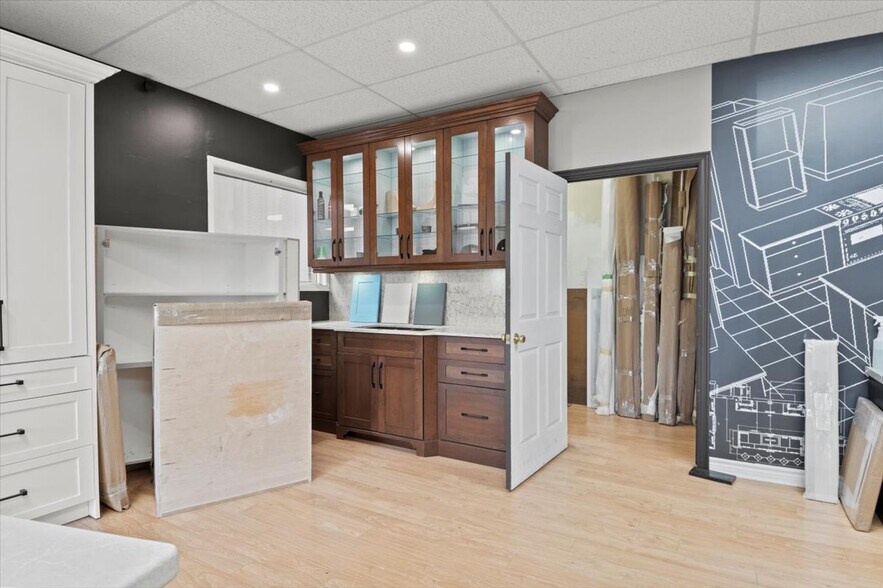 More Photos Of 48 Water St, Port Perry Storefront For Lease