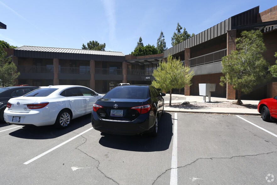 More Photos Of 625 N Gilbert Rd, Gilbert Medical For Lease