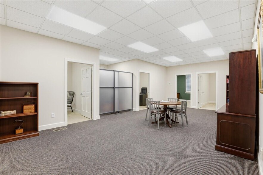 More Photos Of 2120 N Queen St, Kinston Office For Lease