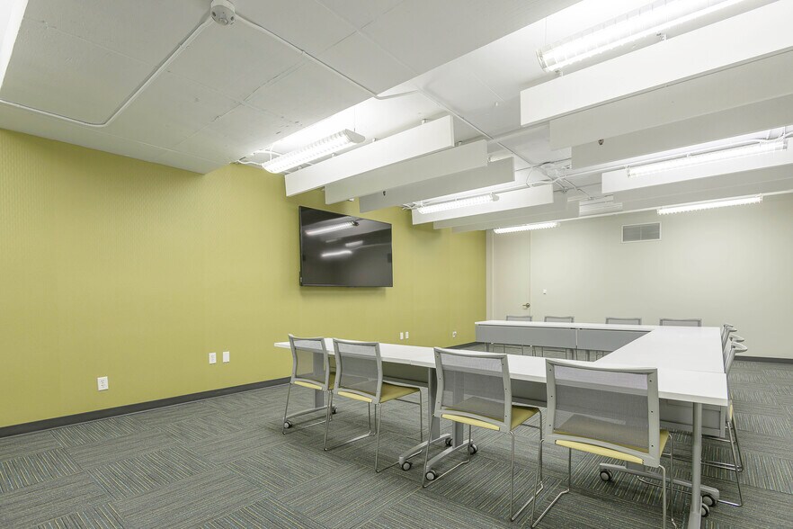 More Photos Of 511 E John Carpenter Fwy, Irving Office For Lease