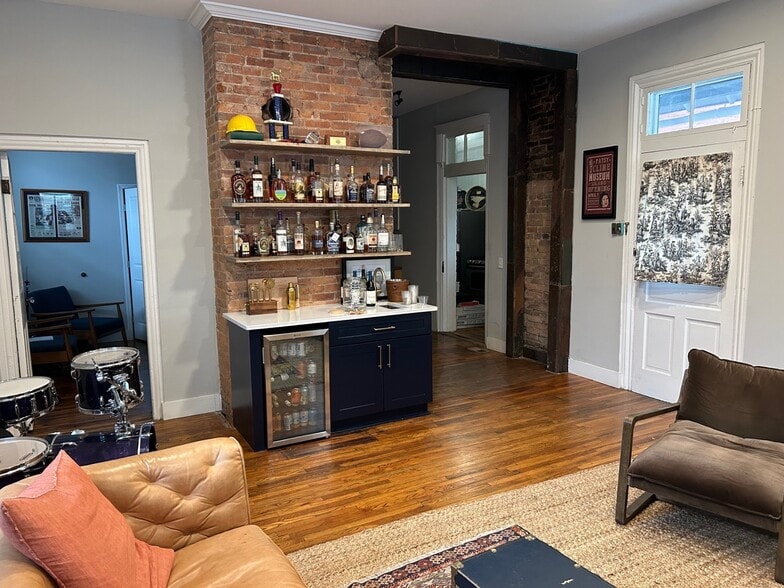 More Photos Of 1326 4th Ave N, Nashville Office For Lease