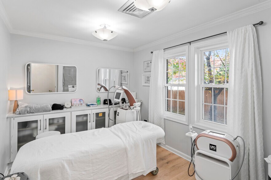 More Photos Of 2102 Gallows Rd, Vienna Medical For Lease