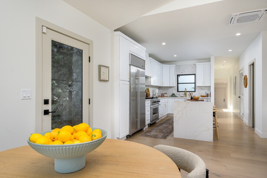 More Photos Of 223 Howland Canal, Venice Multifamily For Sale