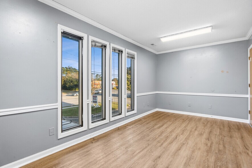 More Photos Of 411 Western Blvd, Jacksonville Office For Sale