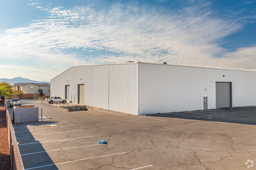 More Photos Of 5220 Steptoe St, Las Vegas Warehouse For Sale