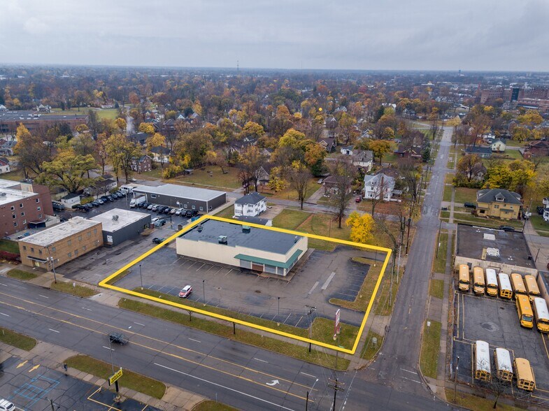 More Photos Of 1115 Genesee ave, Saginaw General Retail For Sale