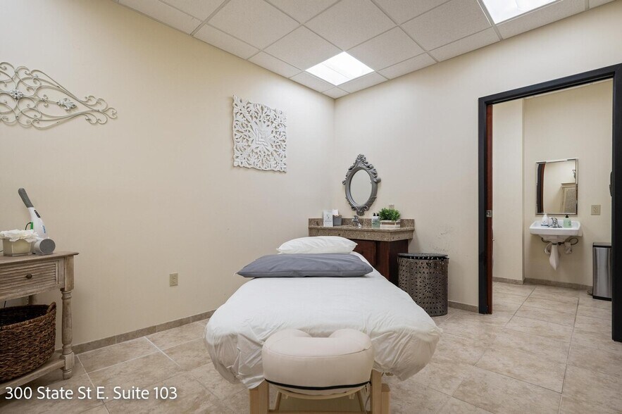 More Photos Of 300 State St E, Oldsmar Office For Lease