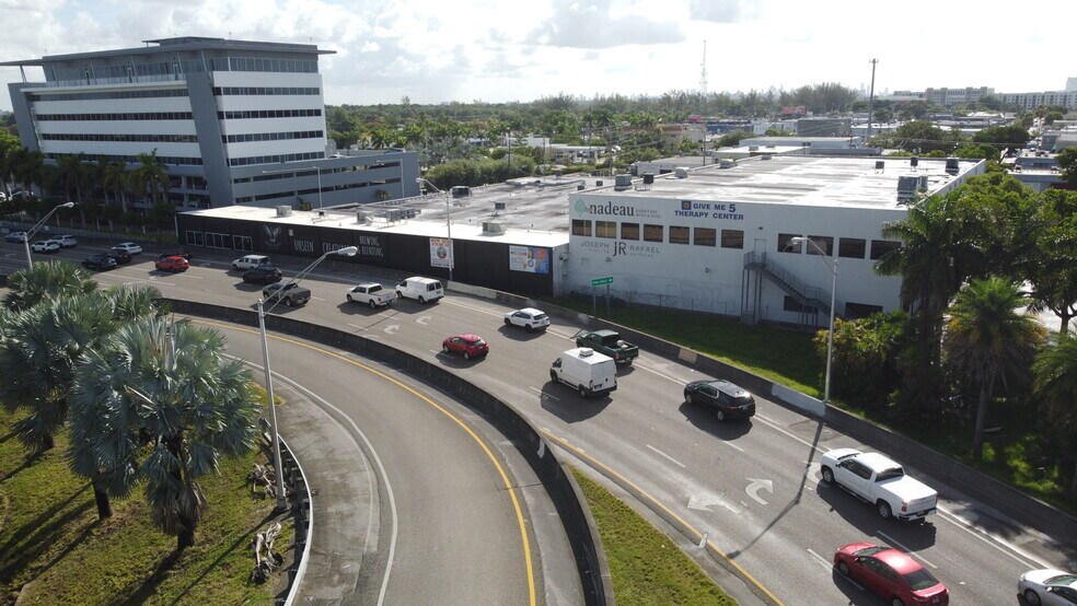 More Photos Of 4180-4182 SW 74th Ct, Miami Showroom For Lease