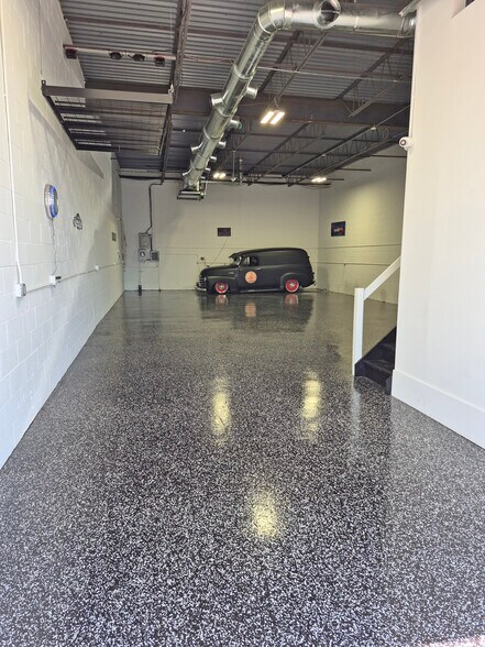 More Photos Of 493 Johnson Ave, Bohemia Warehouse For Sale