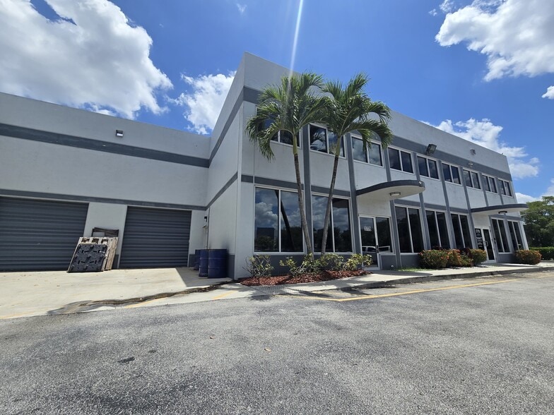 More Photos Of 3760-3788 NW 124th Ave, Coral Springs Light Distribution For Sale