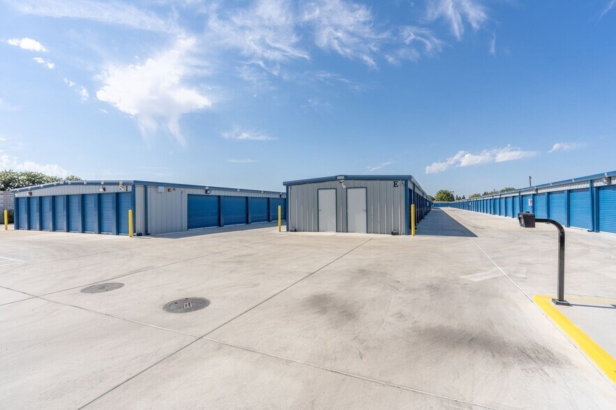 More Photos Of 183 S Austin Rd, Manteca Self Storage For Sale