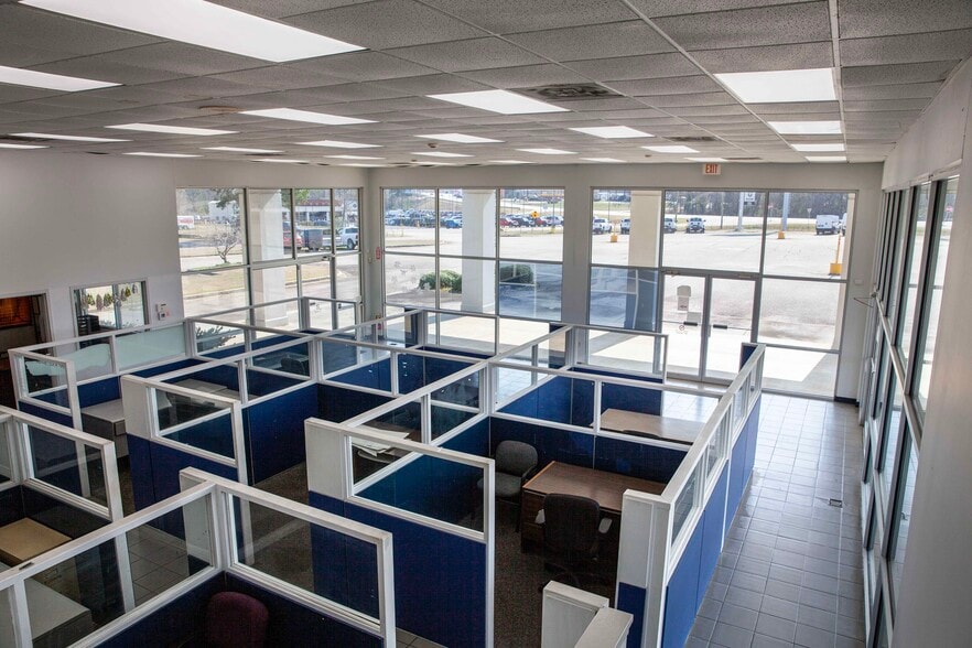 More Photos Of 2210 Washington Rd, Thomson Auto Dealership For Sale