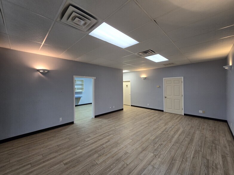 More Photos Of 24123 Boerne Stage Rd, San Antonio Unknown For Lease