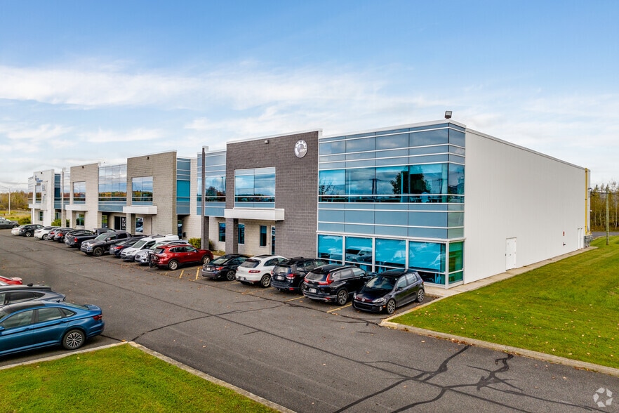 Primary Photo Of 1400-1460 Boul De L'innovation, Bromont Industrial For Lease