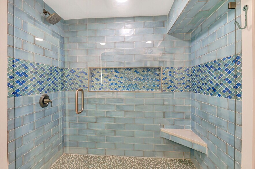 More Photos Of 193 Cocohatchee St, Naples Specialty For Sale