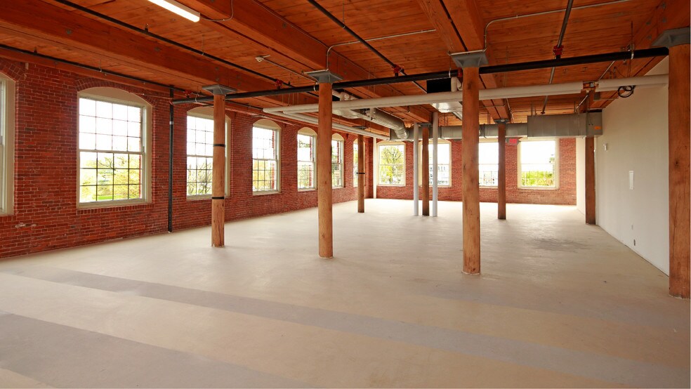 More Photos Of 165 Thorndike St, Lowell Apartments For Sale