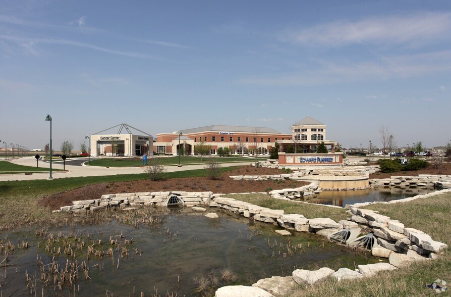 More Photos Of 24600 W 127th St, Plainfield Office For Sale