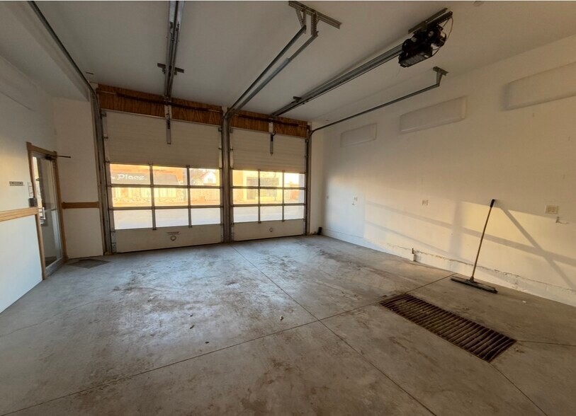 More Photos Of 103 Leonard St S, West Salem Freestanding For Lease