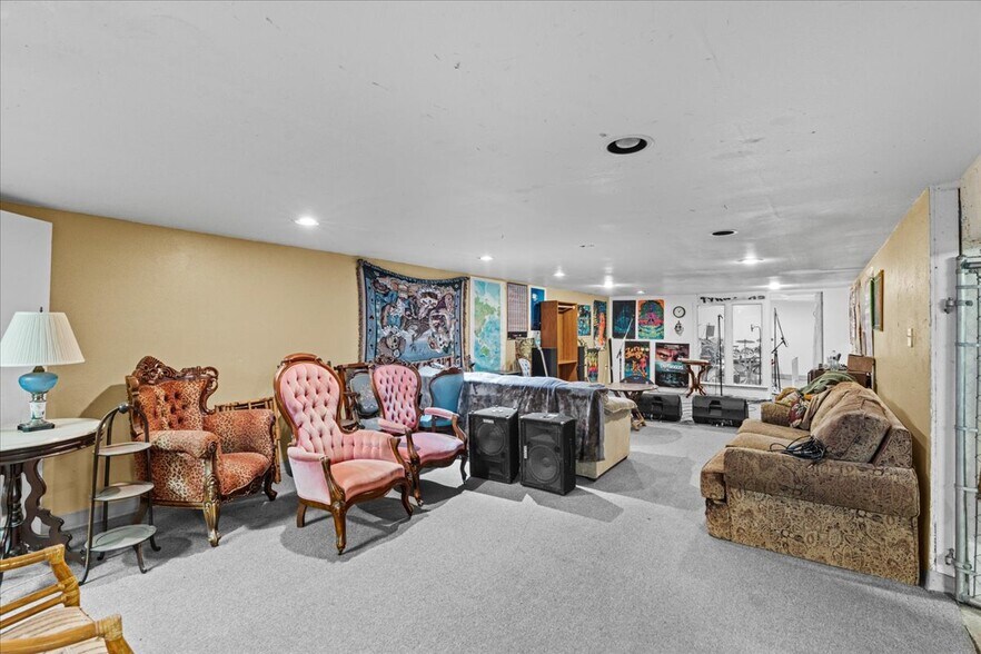 More Photos Of 3384 SE Milwaukie Ave, Portland General Retail For Sale
