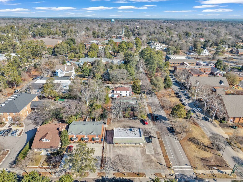 More Photos Of 135 York St SE, Aiken Restaurant For Lease