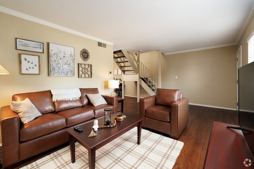 More Photos Of 800 E Grand Ave, Carbondale Apartments For Sale