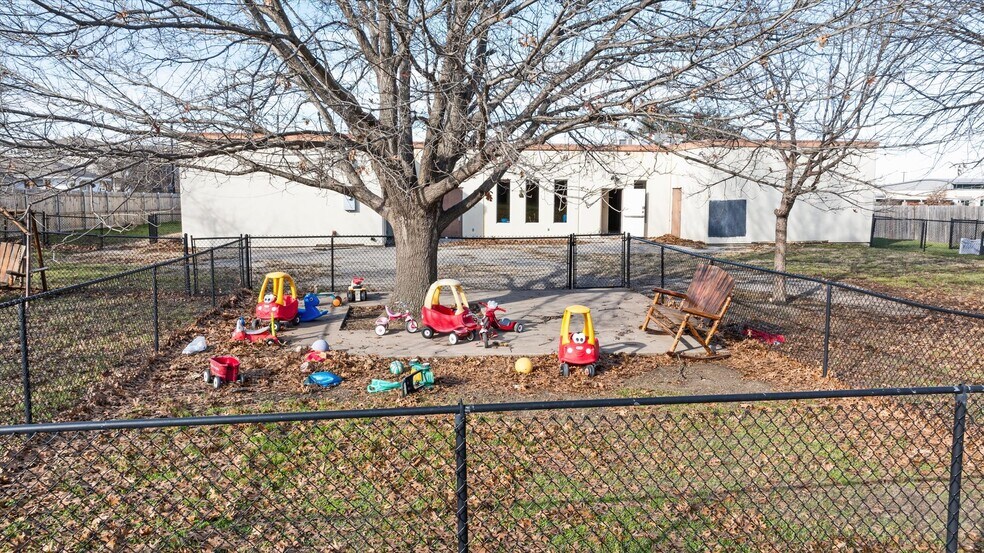 More Photos Of 6605 Dan Danciger Rd, Fort Worth Office For Sale