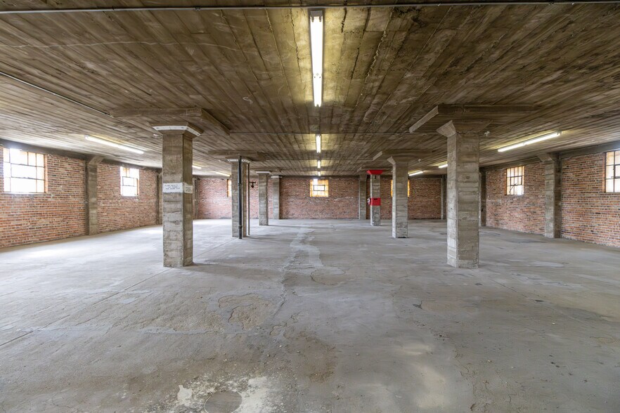 More Photos Of 902 S 1st Ave, Pocatello Distribution For Lease