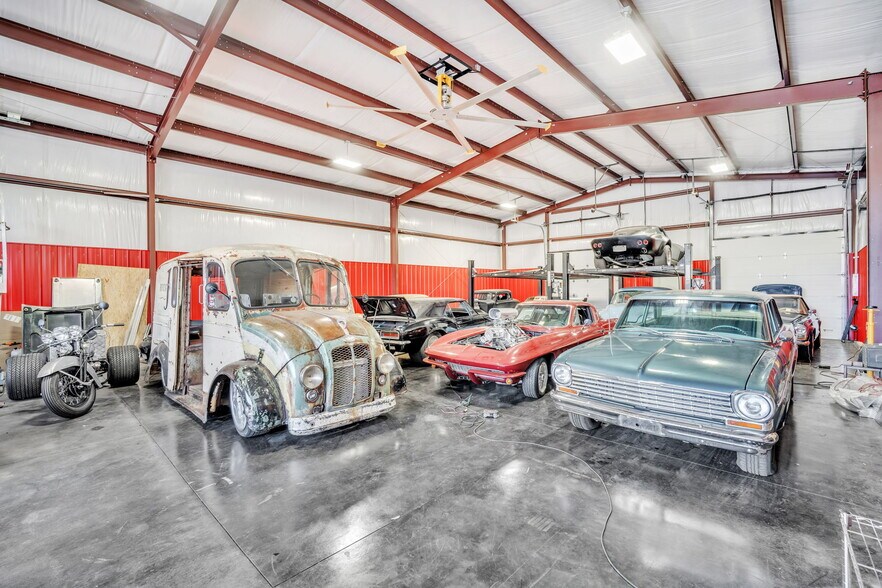 More Photos Of 4271 Calhoun Memorial Hwy, Easley Showroom For Sale