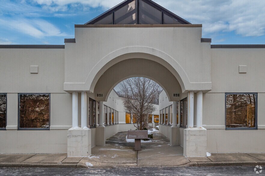 More Photos Of 201 Moreland Rd, Hauppauge Medical For Sale