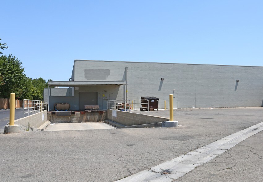 More Photos Of 1702-1780 Robertson Blvd, Chowchilla Unknown For Lease