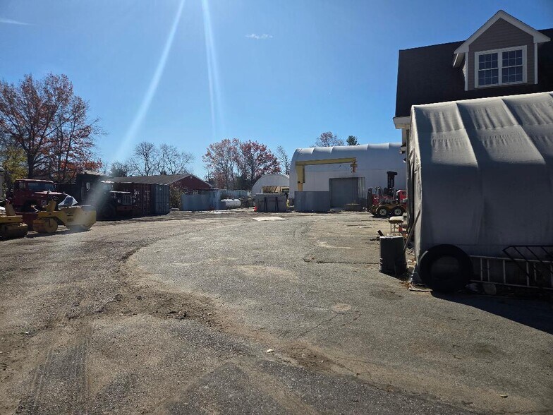 More Photos Of 50 Union Ave, Sudbury Warehouse For Lease