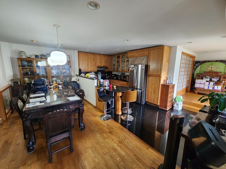 More Photos Of 1631 Liliha St, Honolulu Medical For Sale