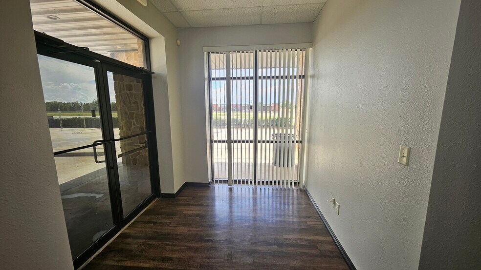 More Photos Of 4415-4433 Tx-322-loop, Abilene Unknown For Lease