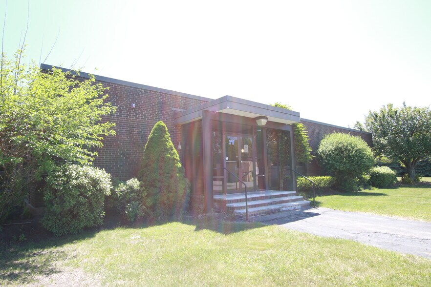 More Photos Of 71 Glenn St, Lawrence Warehouse For Lease