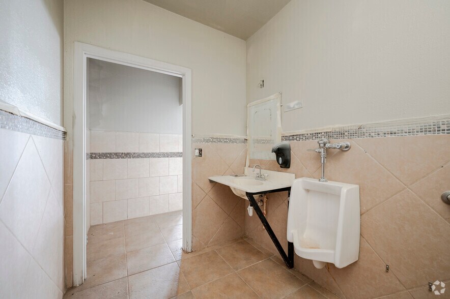 More Photos Of 3101 SW 34th Ave, Ocala Unknown For Lease