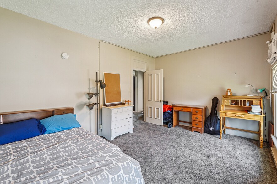 More Photos Of 920 High St, Grinnell Apartments For Sale