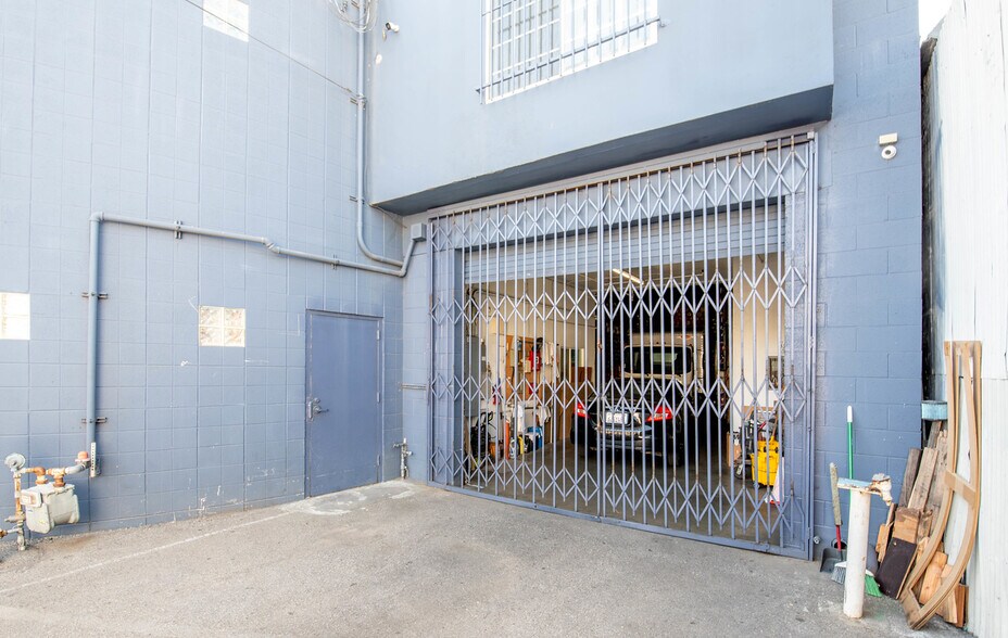 More Photos Of 800-808 E 29th St, Los Angeles Warehouse For Sale