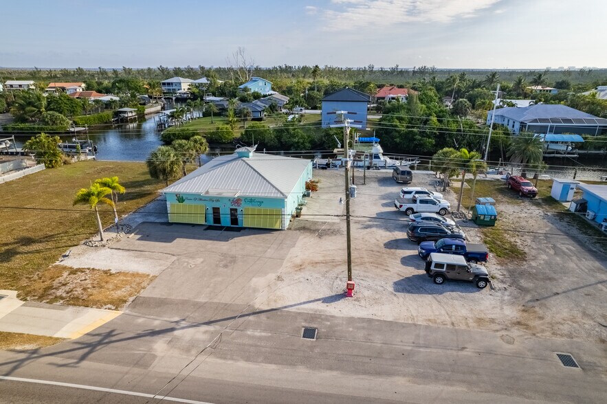 More Photos Of 3366 Stringfellow Rd, Saint James City Office For Sale